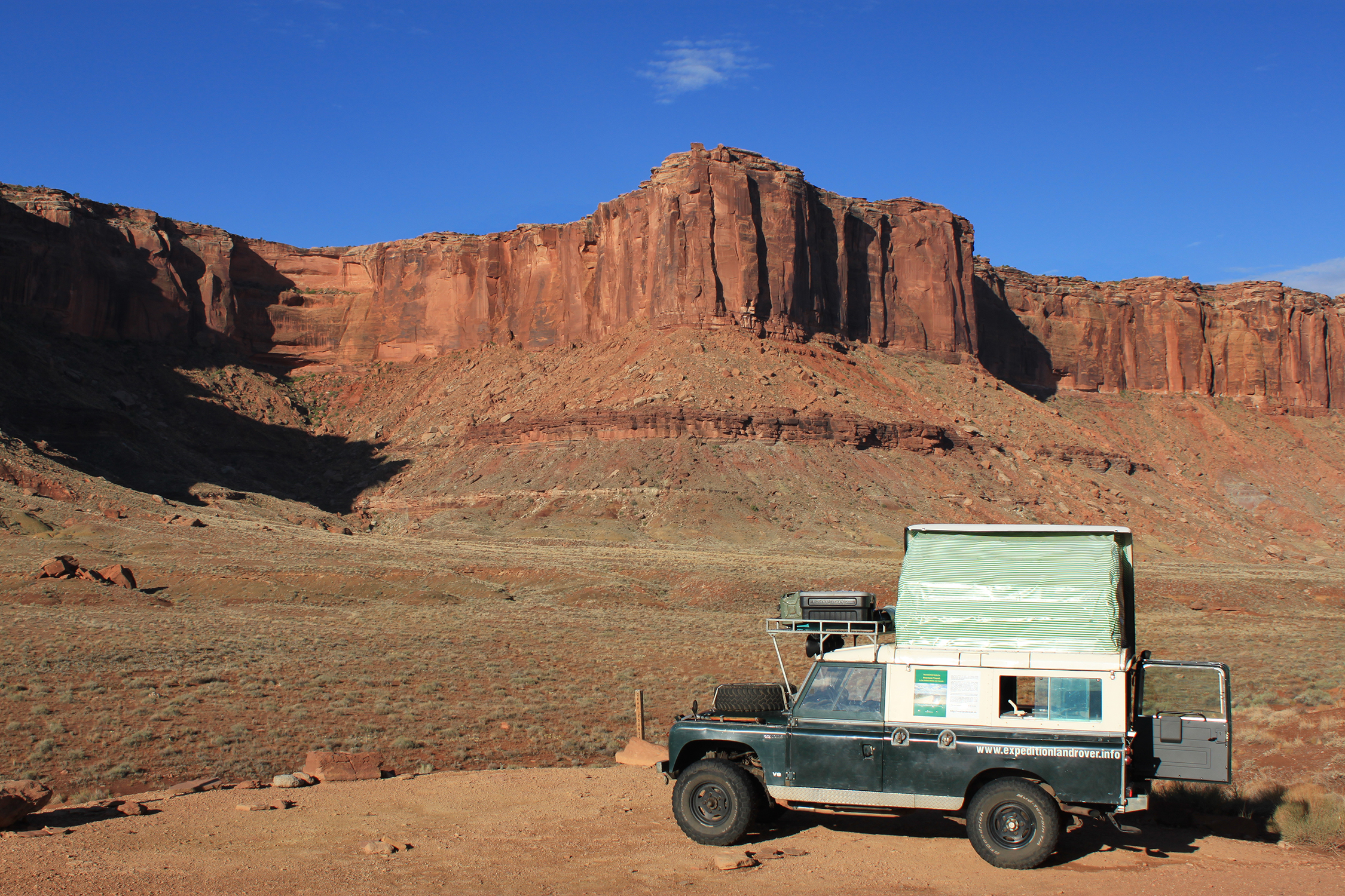Land Rover Dormobile camped in Canyonlands National Park